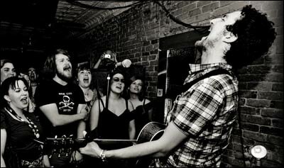 Hi, I'm Frank Turner live!